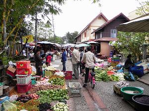 s-20111218 laos (10).jpg